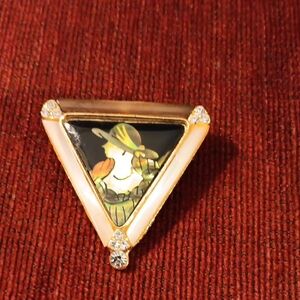 Triangular Vintage-Inspired Enamel Lady Portrait Brooch in Pink and Gold